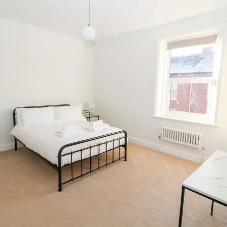 33 Colville Street *